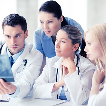 Experto en Tomografía Computerizada como Instrumento en el Servicio de Oncología Radioterápica